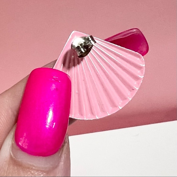 Vintage Art Deco pink fan shell earrings - Picture 3 of 3